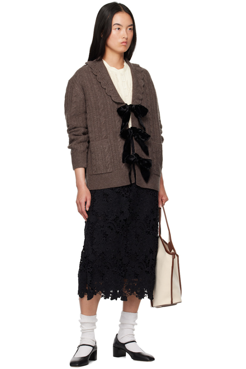 Relaxed-fit cotton lace skirt.

· Scalloped edge at elasticized waistband
· Full cotton lawn lining

Supplier color: Black