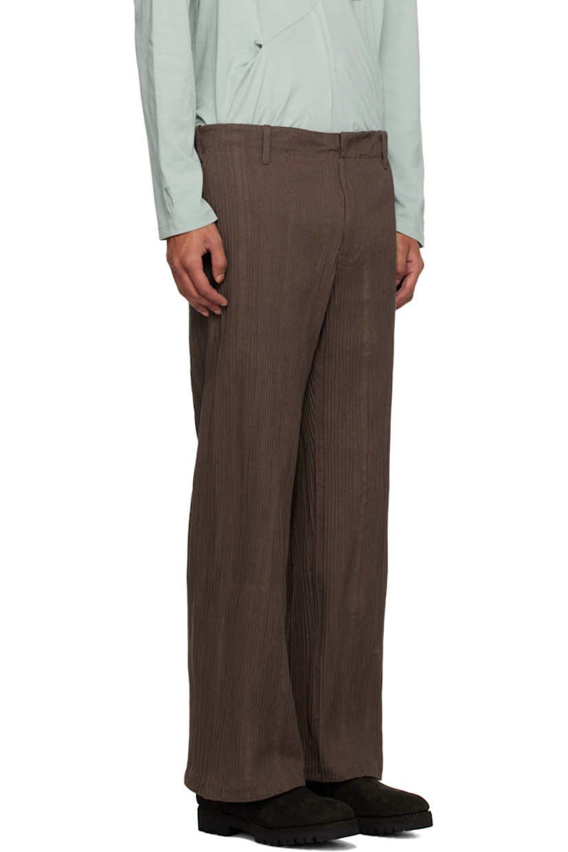Cotton twill trousers. Hand-pinched seams throughout. 

· Belt loops
· Two-pocket styling
· Zip-fly

Supplier color: Wren