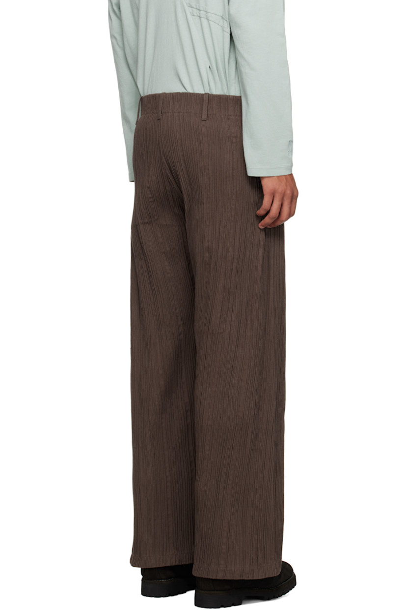 Cotton twill trousers. Hand-pinched seams throughout. 

· Belt loops
· Two-pocket styling
· Zip-fly

Supplier color: Wren