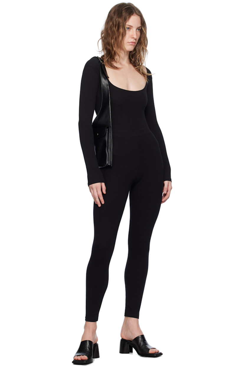 Stretch cotton jersey bodysuit. Scoop neck.

Supplier color: Black