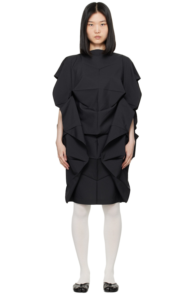 Recycled polyester canvas dress. Creases and draping throughout.

· Layered construction
· Boat neck
· Unlined

Supplier color: Charcoal black