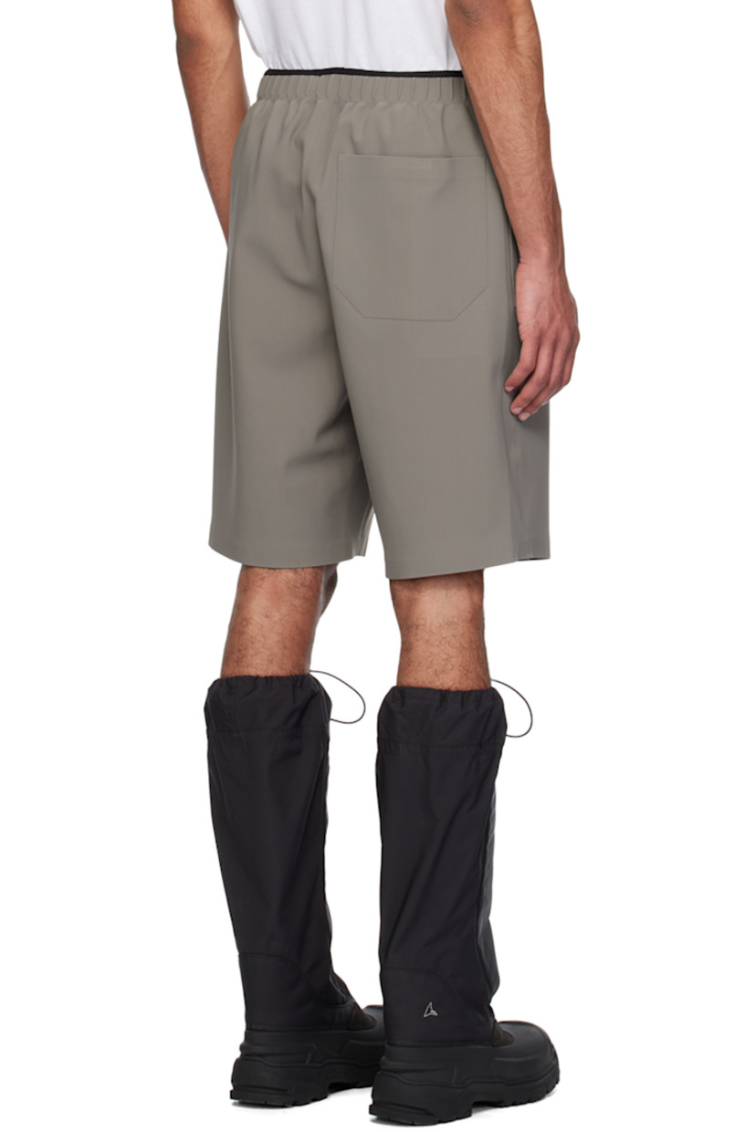 Stretch SENSITIVE® nylon bonded jersey shorts. 

· Elasticized waistband
· Three-pocket styling
· Mock-fly 
· Taped seams at interior

Supplier color: Tortura