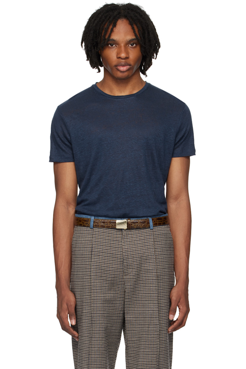 Lightweight linen jersey T-shirt.

· Crewneck
· Logo patch at front hem
· Curved hem

Supplier color: Navy