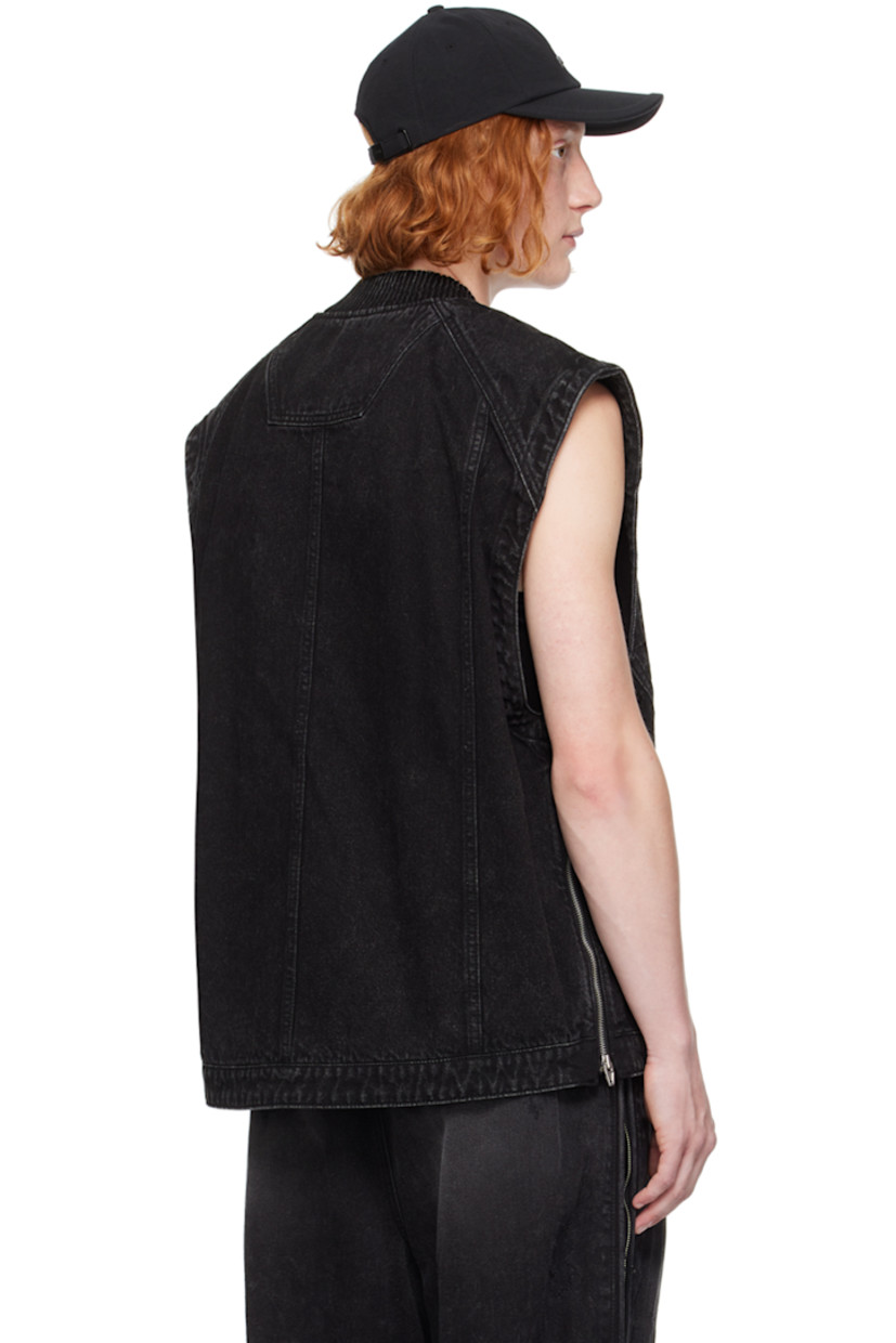 Oil-washed paneled non-stretch denim vest. 

· Elasticized stand collar
· Two-way zip closure
· Patch pockets
· Zip vent at side seams
· Unlined

Supplier color: Black