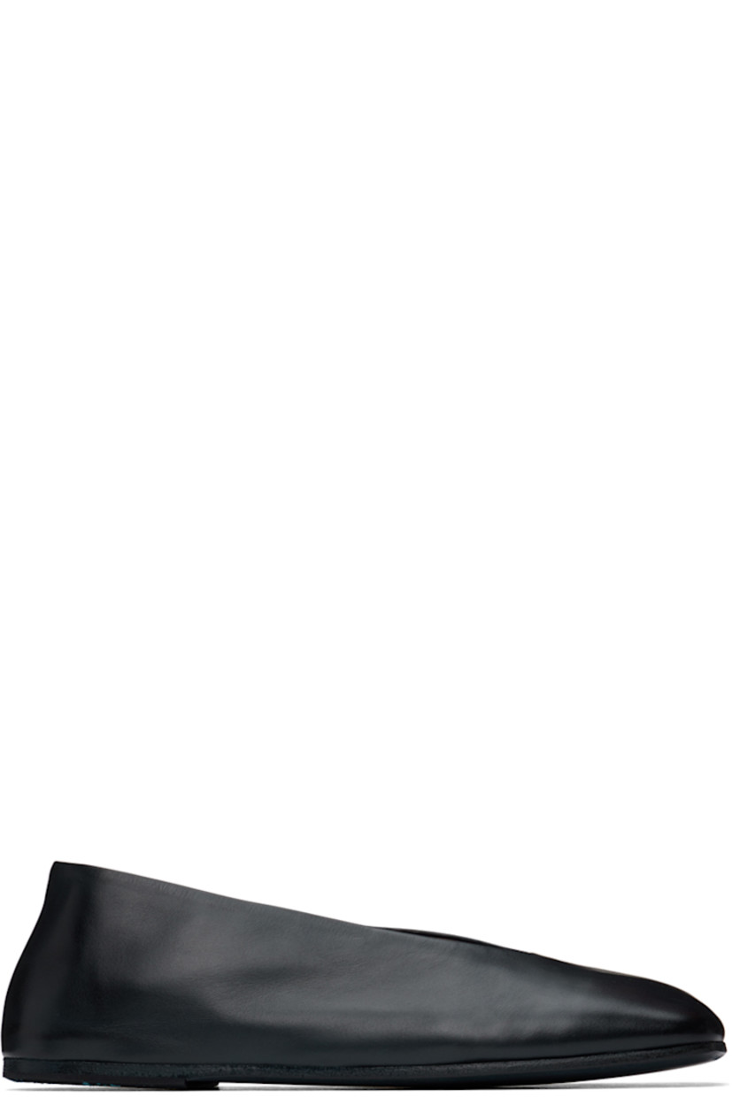 Handcrafted buffed calfskin ballerina flats in navy. 

· Square toe
· Logo embossed at padded leather footbed 
· Buffed leather and suede lining 
· Hand-painted leather sole with recycled rubber injection 

Supplier color: Blue