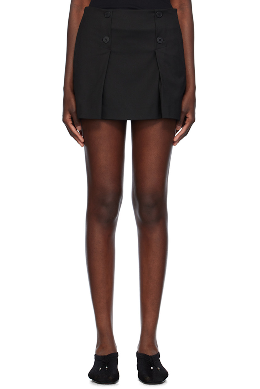 Stretch recycled polyester- and viscose-blend broken twill skirt. 

· Pleats and button detailing at front
· Three-pocket styling
· Concealed zip closure at side seam

Supplier color: Black
