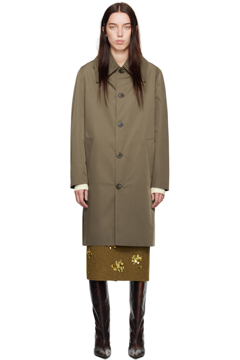 Polyester twill coat. Water-repellent.

· Spread collar
· Button closure
· Welt pockets
· Central vent at back hem
· Full satin lining

Supplier color: Cachi