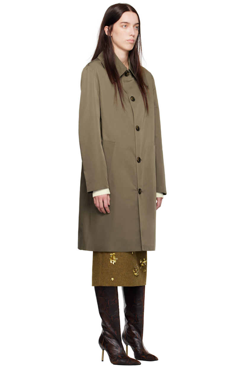 Polyester twill coat. Water-repellent.

· Spread collar
· Button closure
· Welt pockets
· Central vent at back hem
· Full satin lining

Supplier color: Cachi