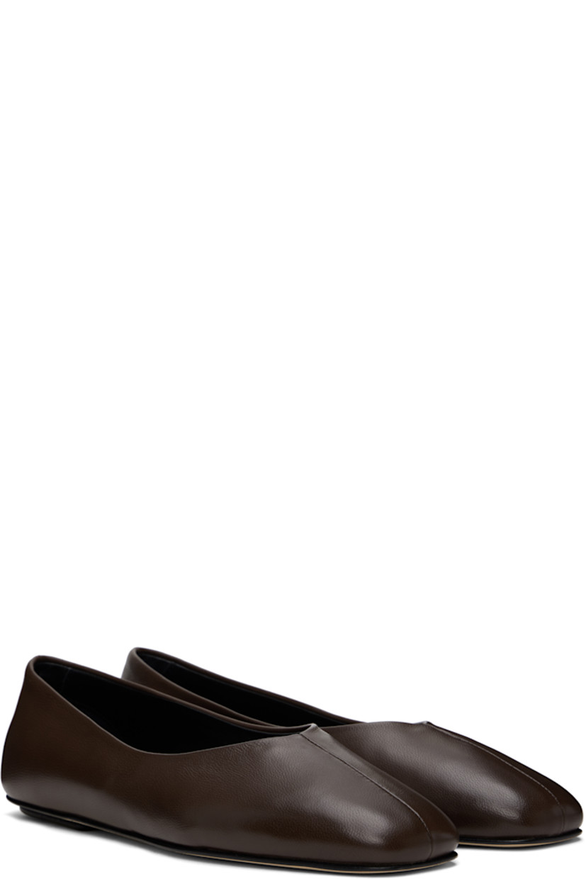 Nappa leather ballerina flats in brown.

· Square toe
· Cushioned insole
· Grained leather lining
· Rubber injection at heel
· Nubuck leather sole

Supplier color: Dark brown