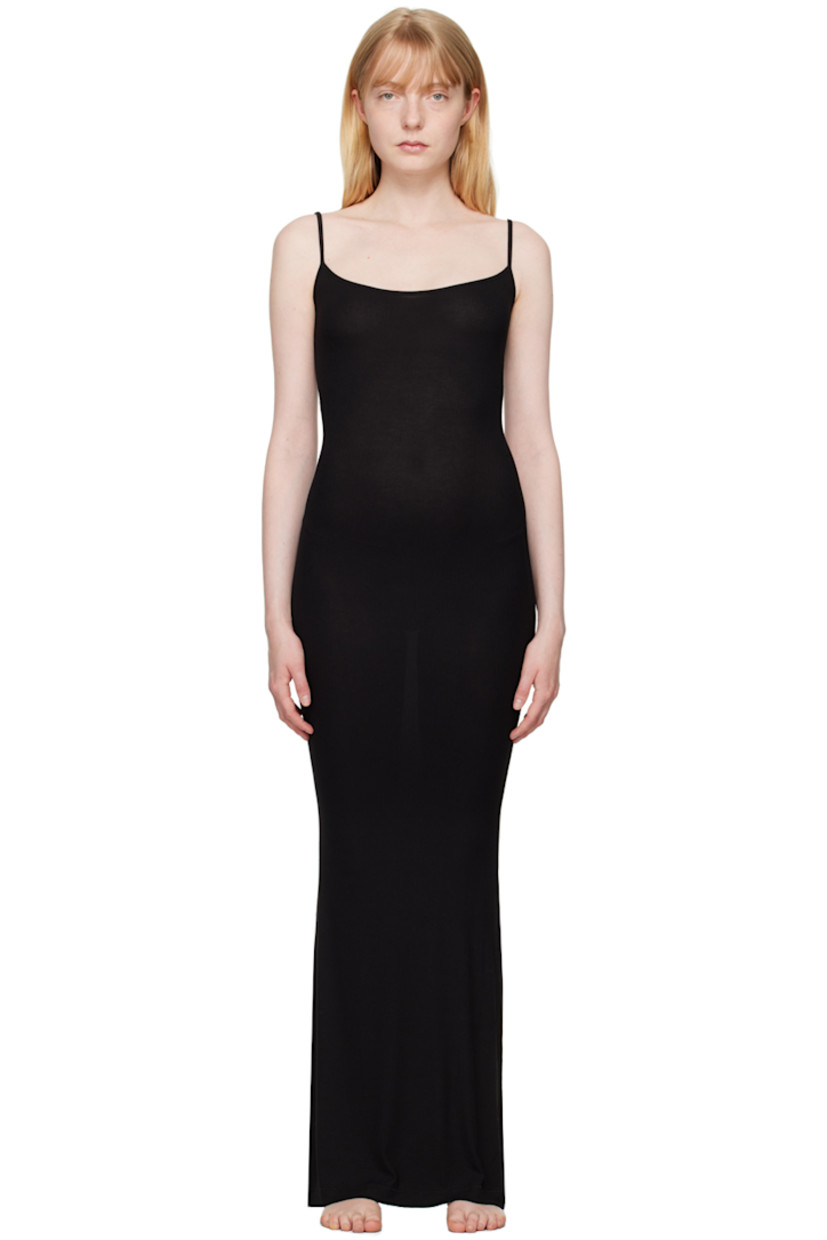 Breathable stretch modal ribbed jersey dress.

· Scoop neck
· Adjustable spaghetti straps
· Logo patch at back collar
· Unlined

Supplier color: Onyx