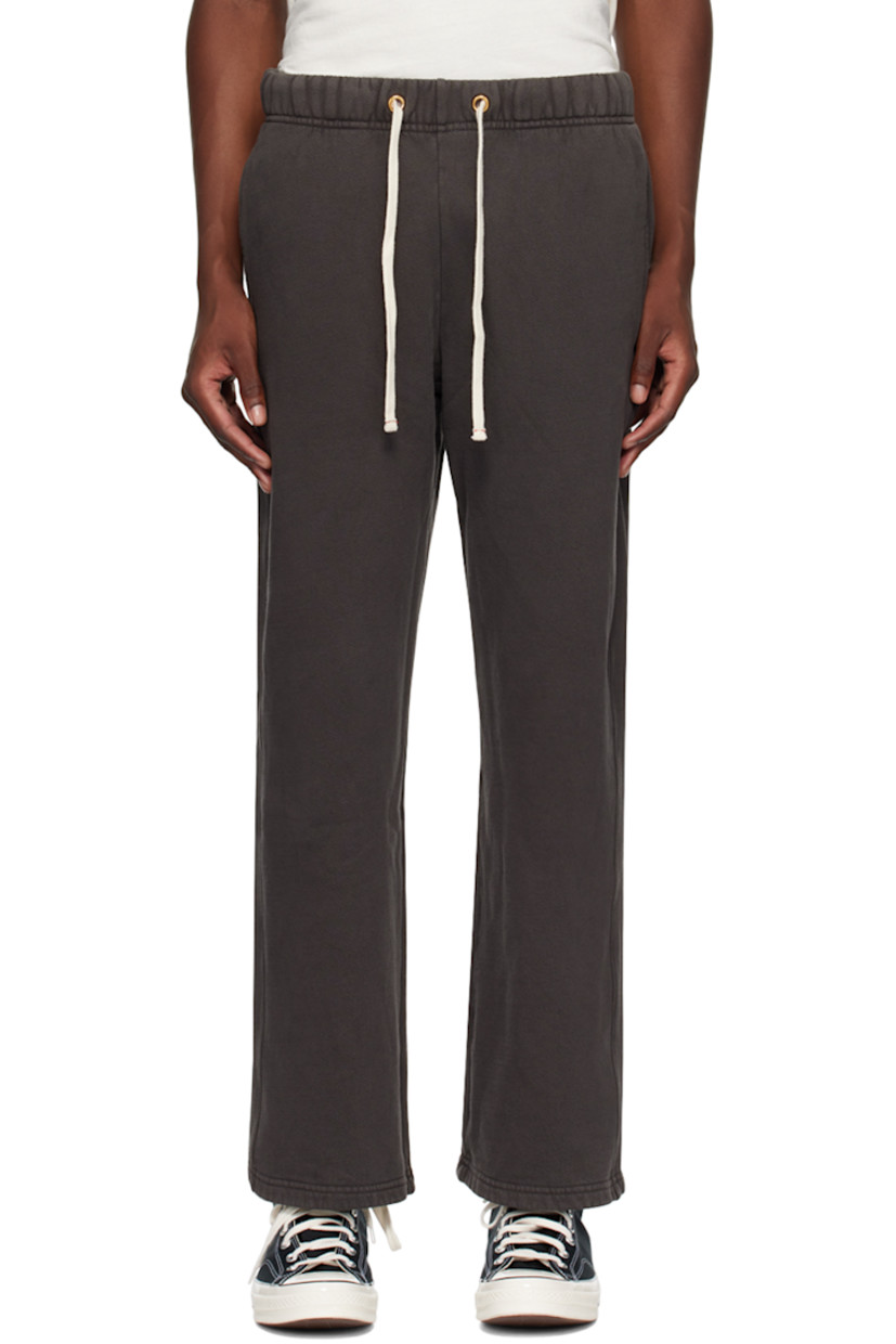 Relaxed-fit heavyweight brushed cotton fleece sweatpants.

· Pre-shrunk and garment-dyed
· Drawstring at elasticized waistband
· Two-pocket styling

Supplier color: Vintage black