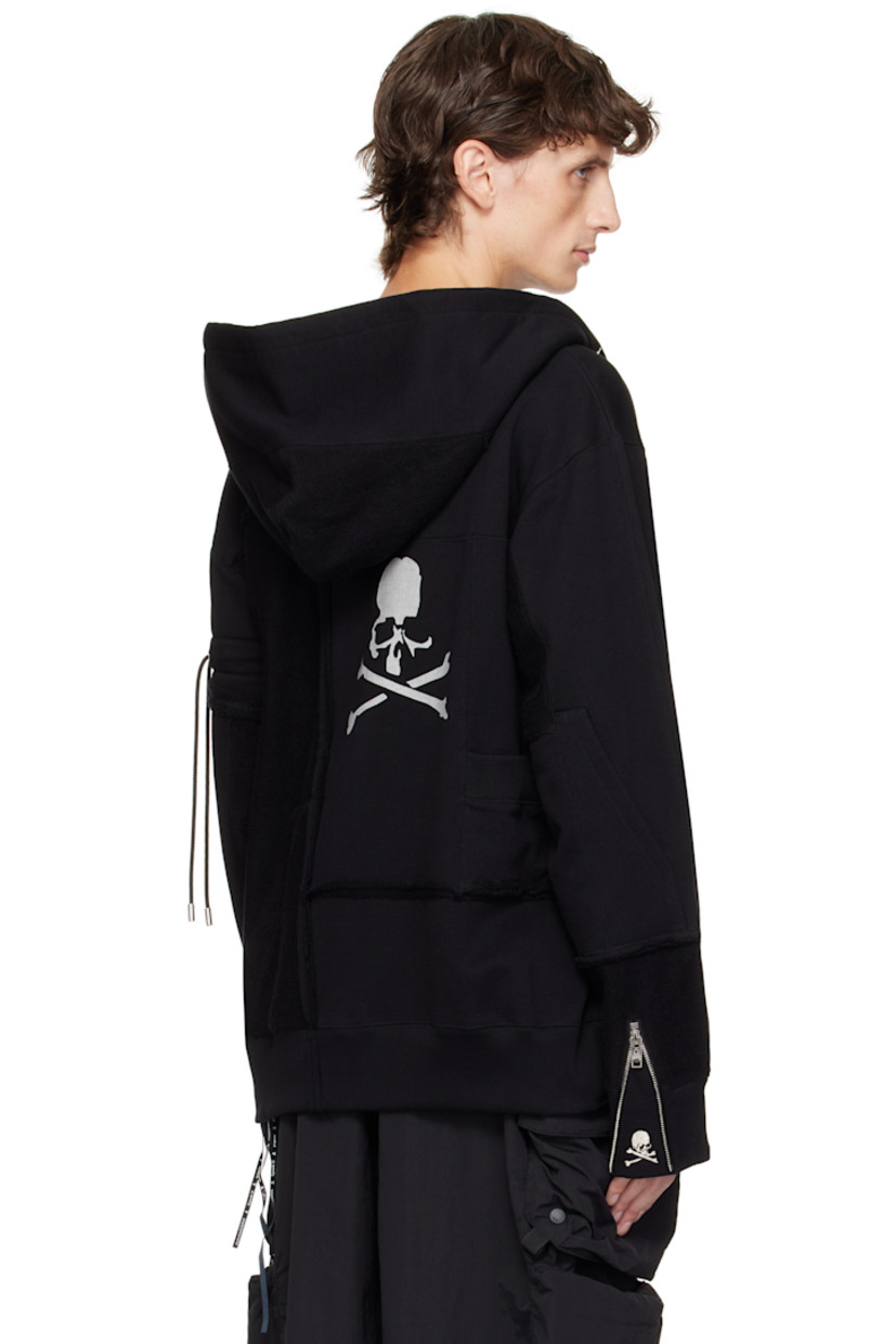 Anti-odor French terry hoodie. Patches and raw edges throughout. 

· Paneled construction 
· Drawstring at hood
· Two-way zip closure
· Patch pockets
· Logo flags at hem
· Rib-knit hem and cuffs 
· Logo printed at sleeve and back
· Embroidered logo and zip expansion panel at cuffs
· Welt pockets at back
· Detachable logo-printed trim at interior
· Logo-engraved silver-tone hardware

Supplier color: Black