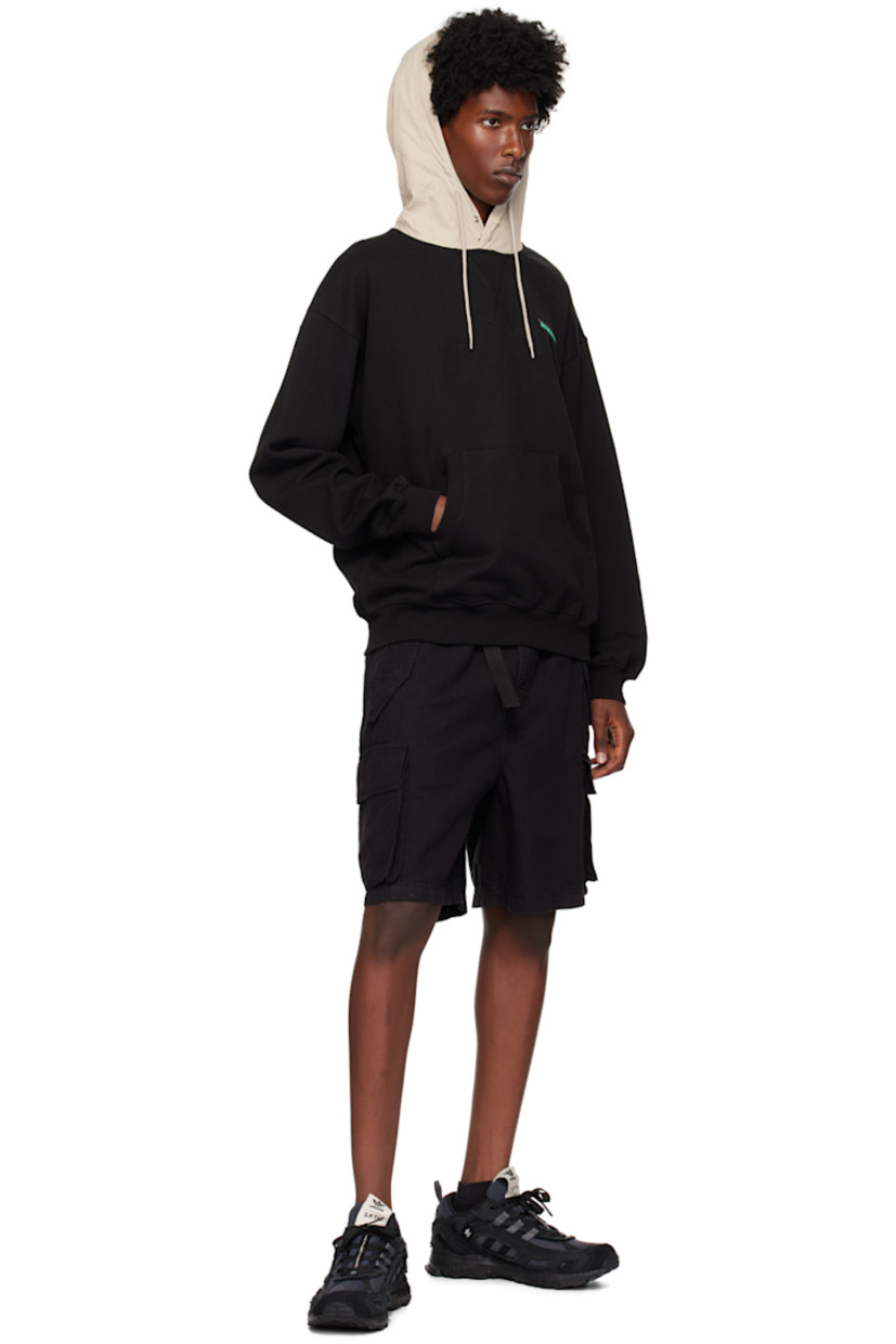 French terry hoodie.

· Drawstring and press-stud fastening at taffeta hood
· Logo embroidered at chest
· Kangaroo pocket
· Rib knit hem and cuffs
· Dropped shoulders

Supplier color: Black/Beige