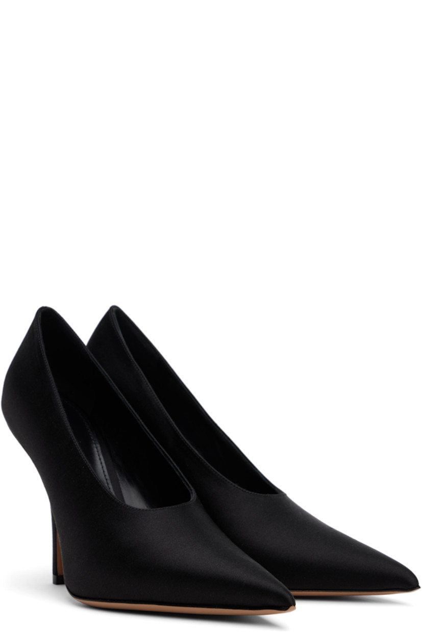 Satin heels in black.

· Pointed toe
· Buffed leather lining
· Covered stiletto heel with rubber injection
· Polished leather sole
· Heel: H4"

Supplier color: Black