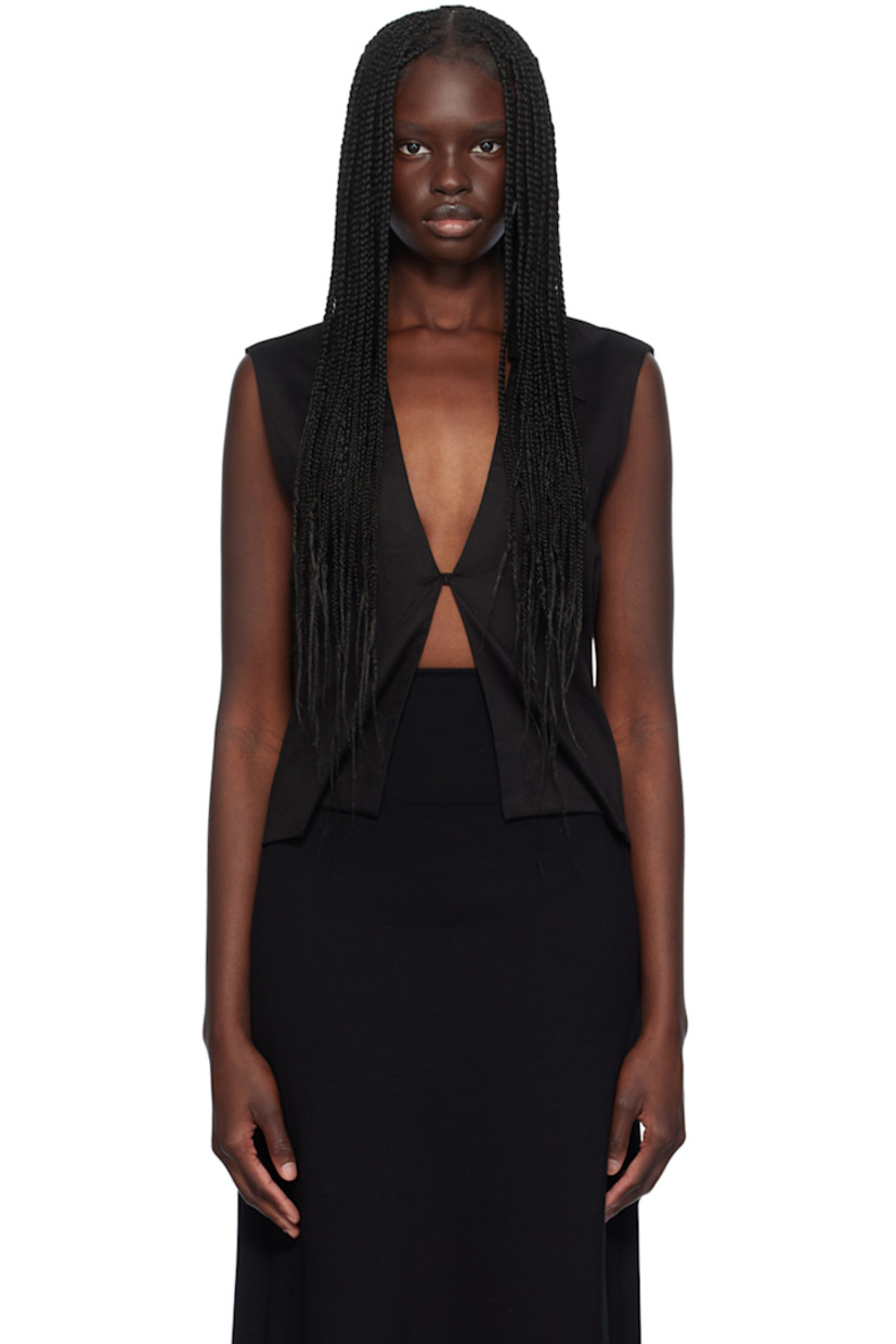 Cotton sateen tank top.

· Pointed collar
· Plunging V-neck
· Single-button closure

Supplier color: Black