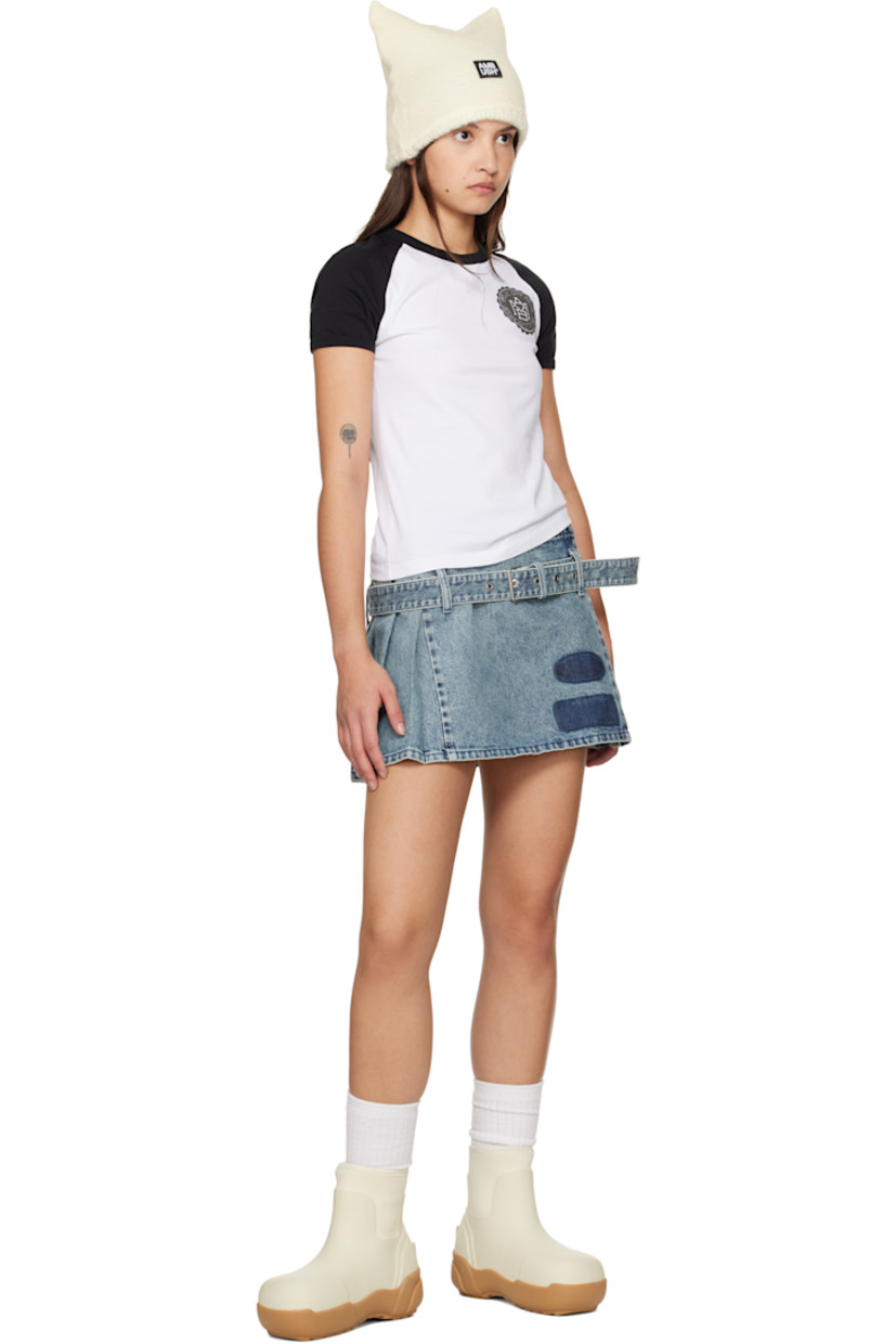 Ankle-high rubber boots in white.

· Square toe
· Bonded jersey collar
· Logo embossed at heel counter
· Jersey lining
· Treaded rubber platform sole
· Platform: H2"

Supplier color: White