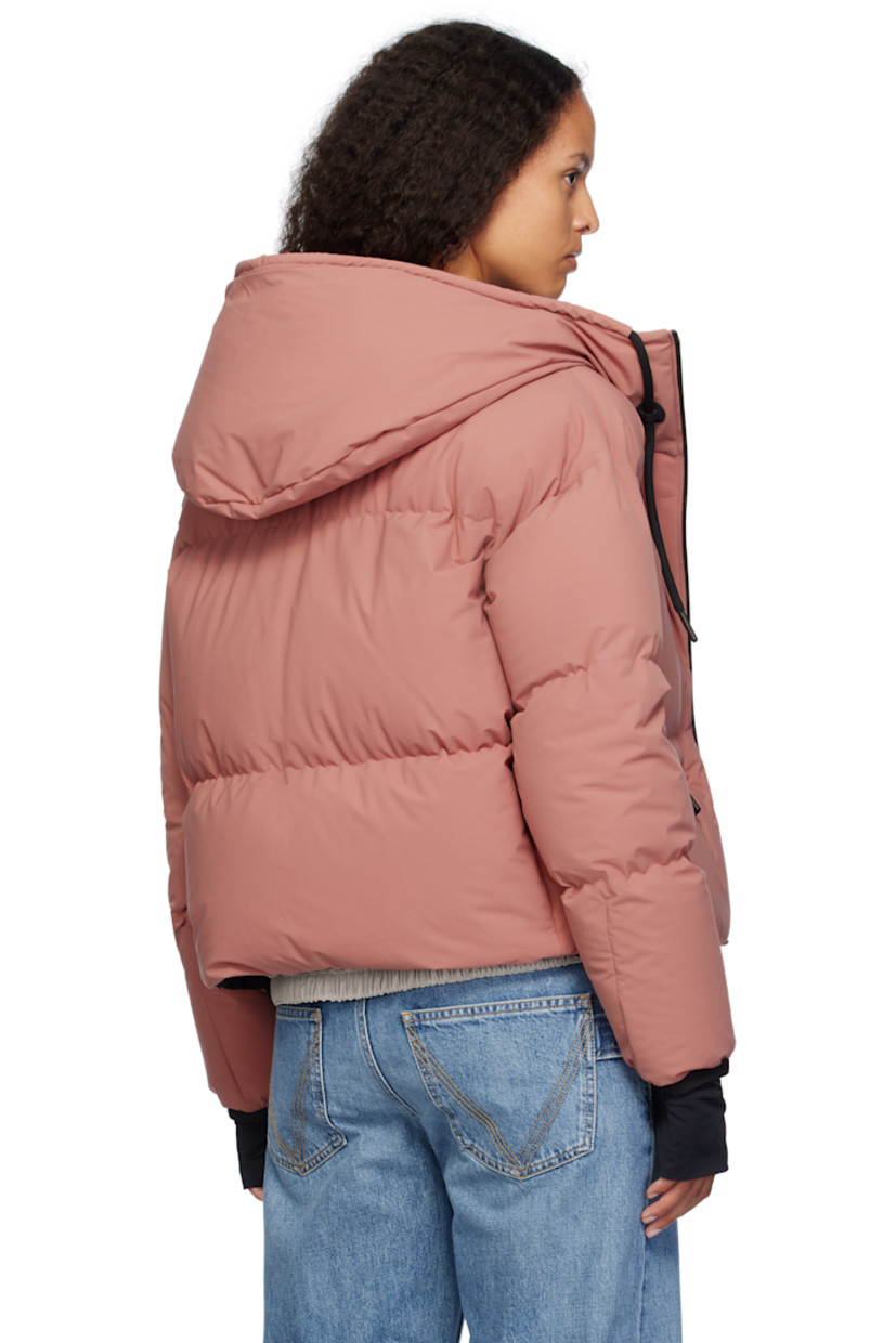 DIST-certified down-filled and quilted stretch nylon taffeta jacket. 

· Drawstring at hood
· Stand collar
· Two-way zip closure
· Zip pockets
· Concealed bungee-style drawstring at hem
· Rubberized logo patch and zip pocket at sleeve
· Thumbhole at inset jersey cuffs
· Zip pocket at interior
· Snow skirt with elasticized hem at interior
· Full satin lining

Supplier color: Phard

Fill: 90% goose down, 10% goose feather.