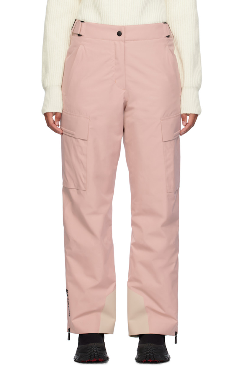 Primaloft®-insulated lightweight GORE-TEX® polyester taffeta ski pants. Windproof, waterproof, and breathable.

· Integrated cinch belt and belt loops 
· Two-pocket styling
· Zip-fly
· Zip vent at cuffs
· Logo bonded at cuff
· Cargo pocket at outseams
· Full fleece and satin lining

Supplier color: Phard