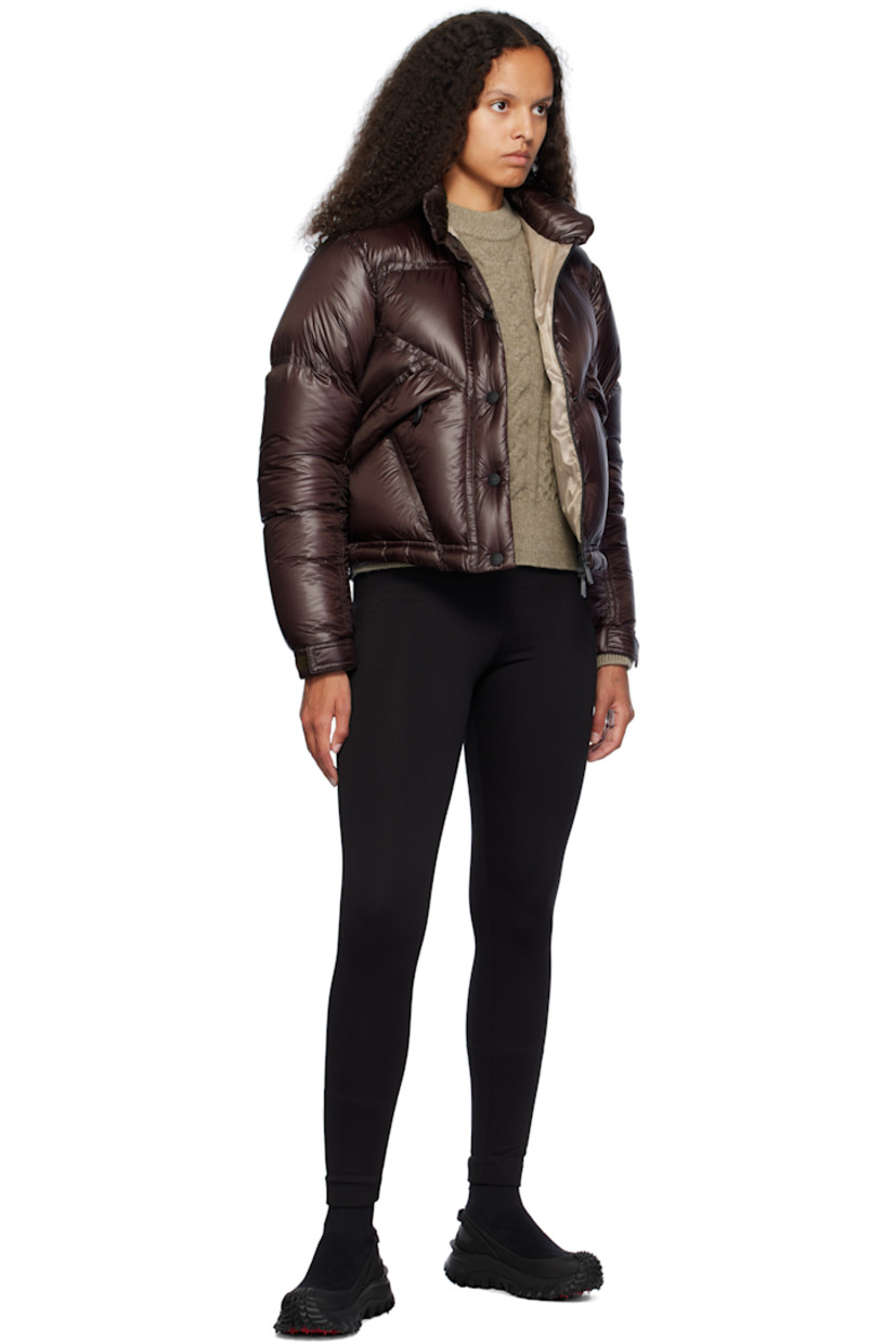 Lightweight Polartec® Power Grid ™ stretch polyester fleece leggings. Moisture-wicking, quick-drying. and breathable.

· Elasticized waistband
· Embroidered logo patch at front
· Logo-woven locker loop at back waist

Supplier color: Black