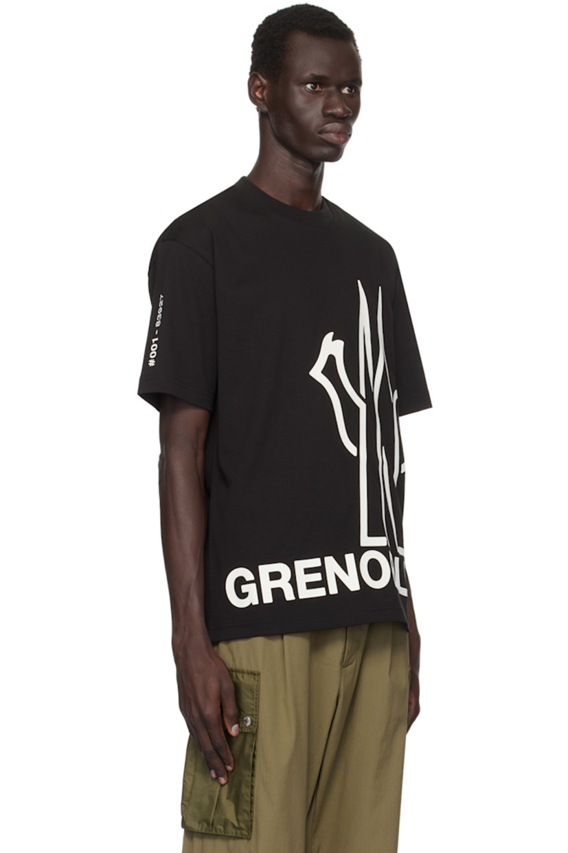 Cotton jersey T-shirt.

· Rib knit crewneck
· Logo graphic bonded at front
· Text bonded at sleeve

Supplier color: Black