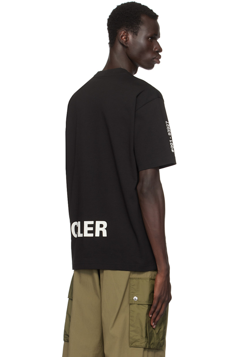Cotton jersey T-shirt.

· Rib knit crewneck
· Logo graphic bonded at front
· Text bonded at sleeve

Supplier color: Black