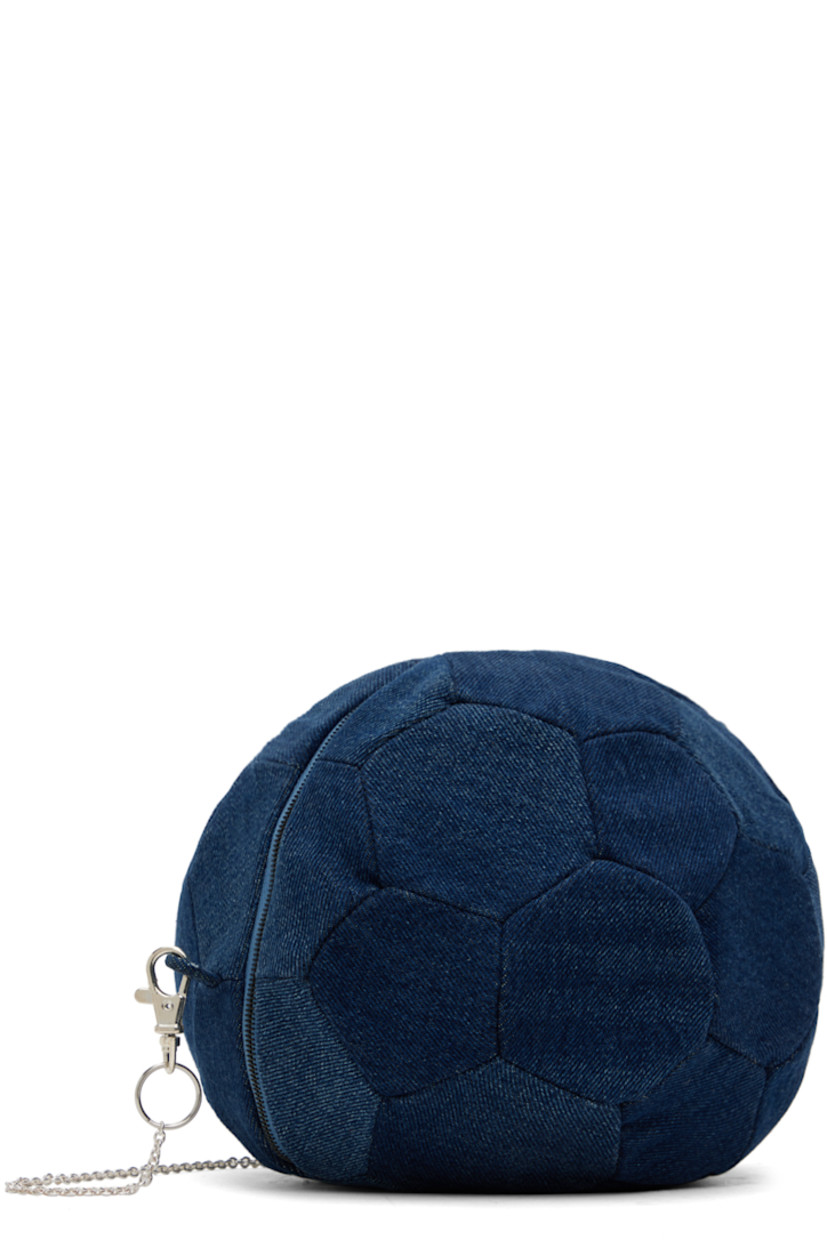 Non-stretch denim shoulder bag in navy.

· Adjustable cable chain shoulder strap
· Logo hardware at base
· Zip closure
· Broken twill lining
· D11"

Supplier color: Dark denim