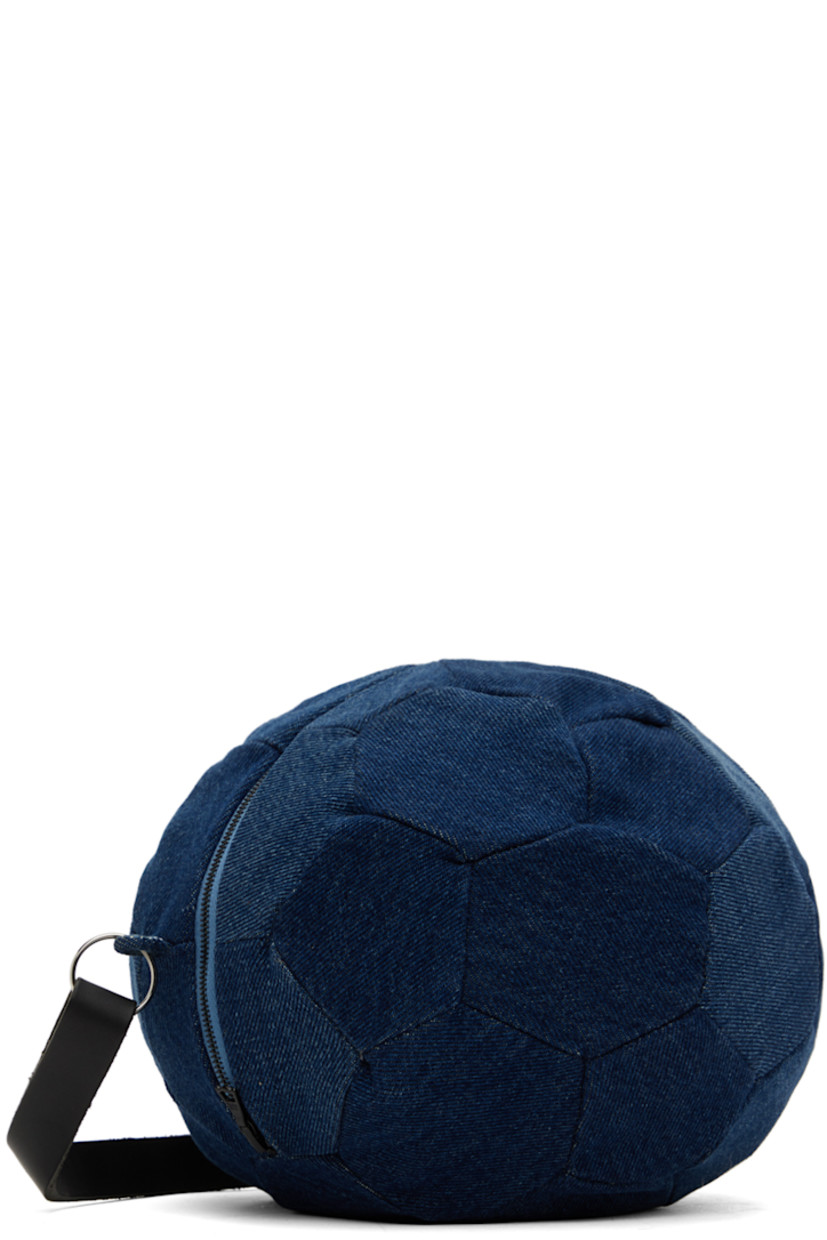 Non-stretch denim shoulder bag in navy.

· Adjustable cable chain shoulder strap
· Logo hardware at base
· Zip closure
· Broken twill lining
· D11"

Supplier color: Dark denim