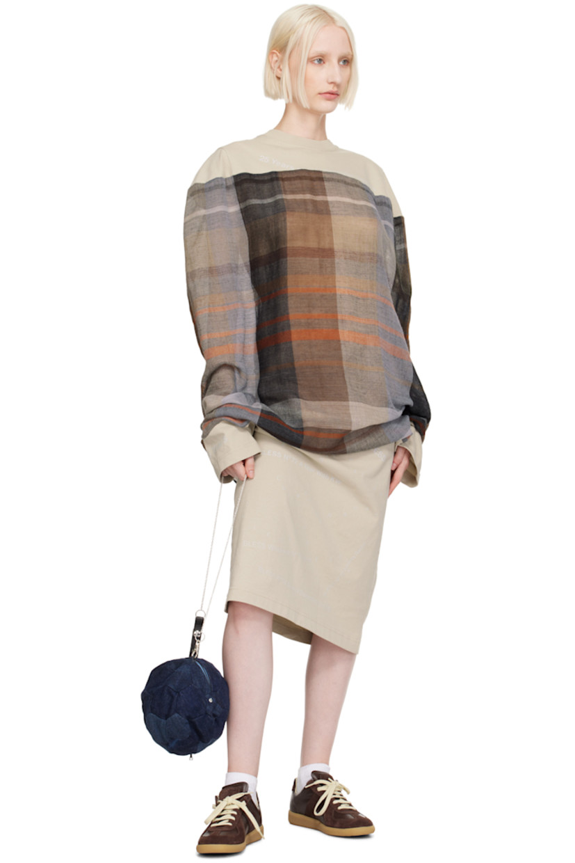 Non-stretch denim shoulder bag in navy.

· Adjustable cable chain shoulder strap
· Logo hardware at base
· Zip closure
· Broken twill lining
· D11"

Supplier color: Dark denim