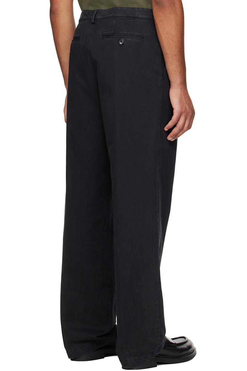 Cotton twill trousers.

· Belt loops
· Four-pocket styling
· Button-fly
· Darts at front

Supplier color: Black