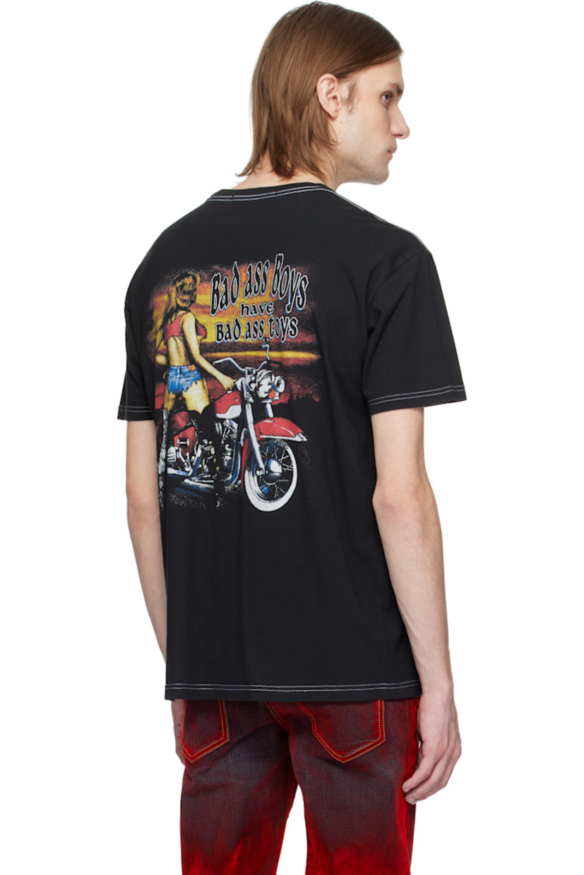 Cotton jersey T-shirt.

· Rib-knit crewneck
· Logo graphic printed at chest and back
· Contrast stitching in white

Supplier color: Black
