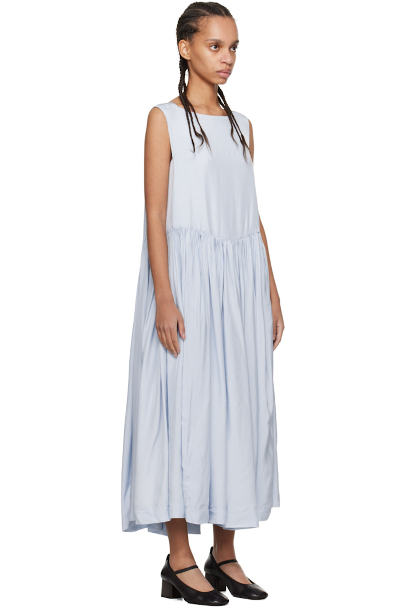 Lightweight viscose twill midi dress. 

· Square neck
· Gathering at waist
· Seam pockets
· Fully lined

Supplier color: Aqua