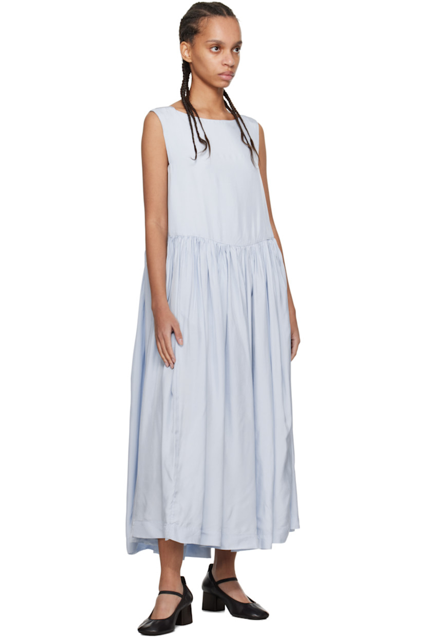 Lightweight viscose twill midi dress. 

· Square neck
· Gathering at waist
· Seam pockets
· Fully lined

Supplier color: Aqua
