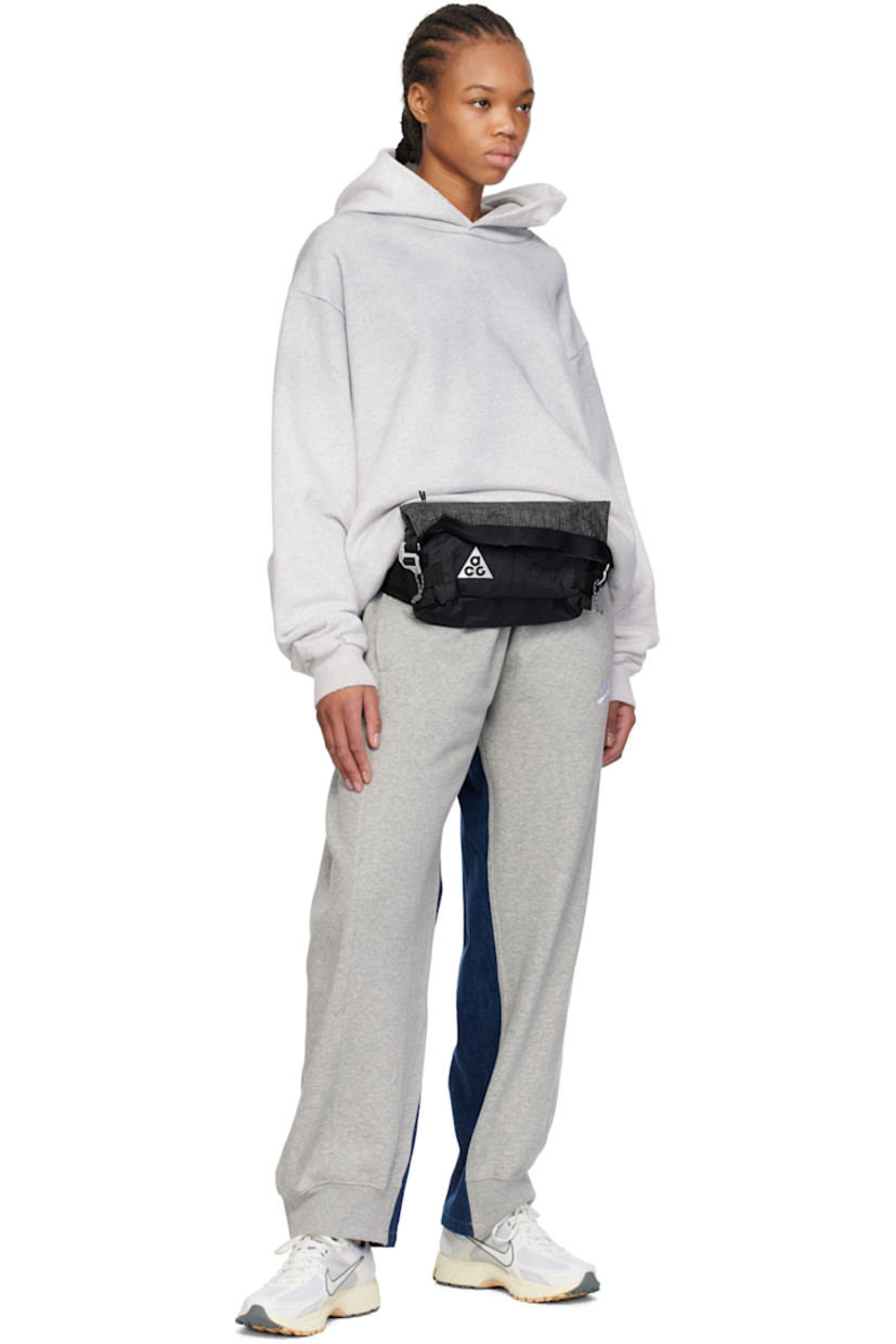 Low-top mesh and buffed faux-leather sneakers in white.

· Reflective trim throughout
· Lace-up closure
· Logo patch at padded tongue
· Padded collar
· Rubberized overlay at sides and heel
· Swoosh appliqué at sides
· Swoosh printed at heel tab
· Mesh lining
· Zoom Air cushioning at foam rubber midsole
· Treaded rubber sole

Please note that this item may be shipped only within North America.

Supplier color: Summit white/Pure platinum/Smoke grey/Summit white