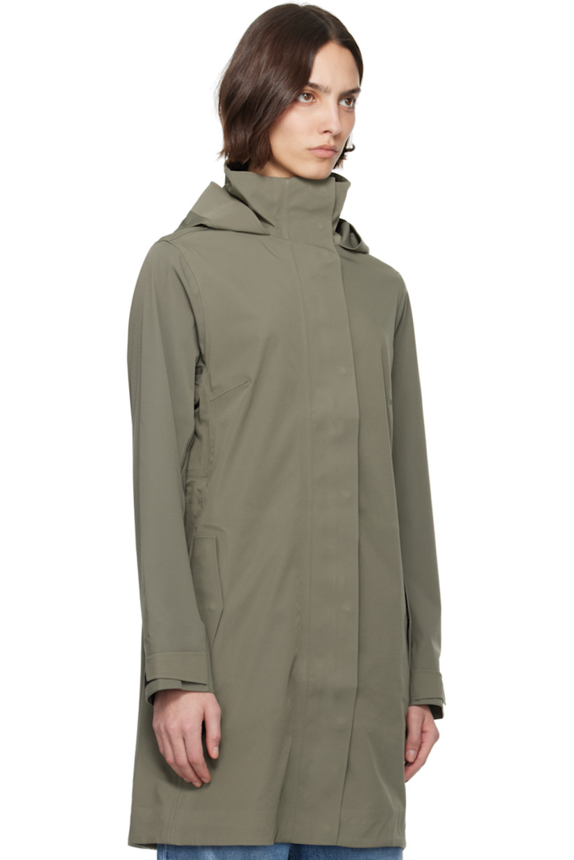 Waterproof stretch nylon taffeta raincoat.

· Bungee-style drawstring and reflective trim at hood
· Stand collar
· Two-way zip closure with press-stud placket
· Flap pockets
· Rubberized logo patch at sleeve
· Velcro tab at cuffs
· Taped seams at interior
· Bungee-style drawstring at interior waist
· Full bonded jersey lining

Part of the Black Label collection.

Supplier color: Smokey sage