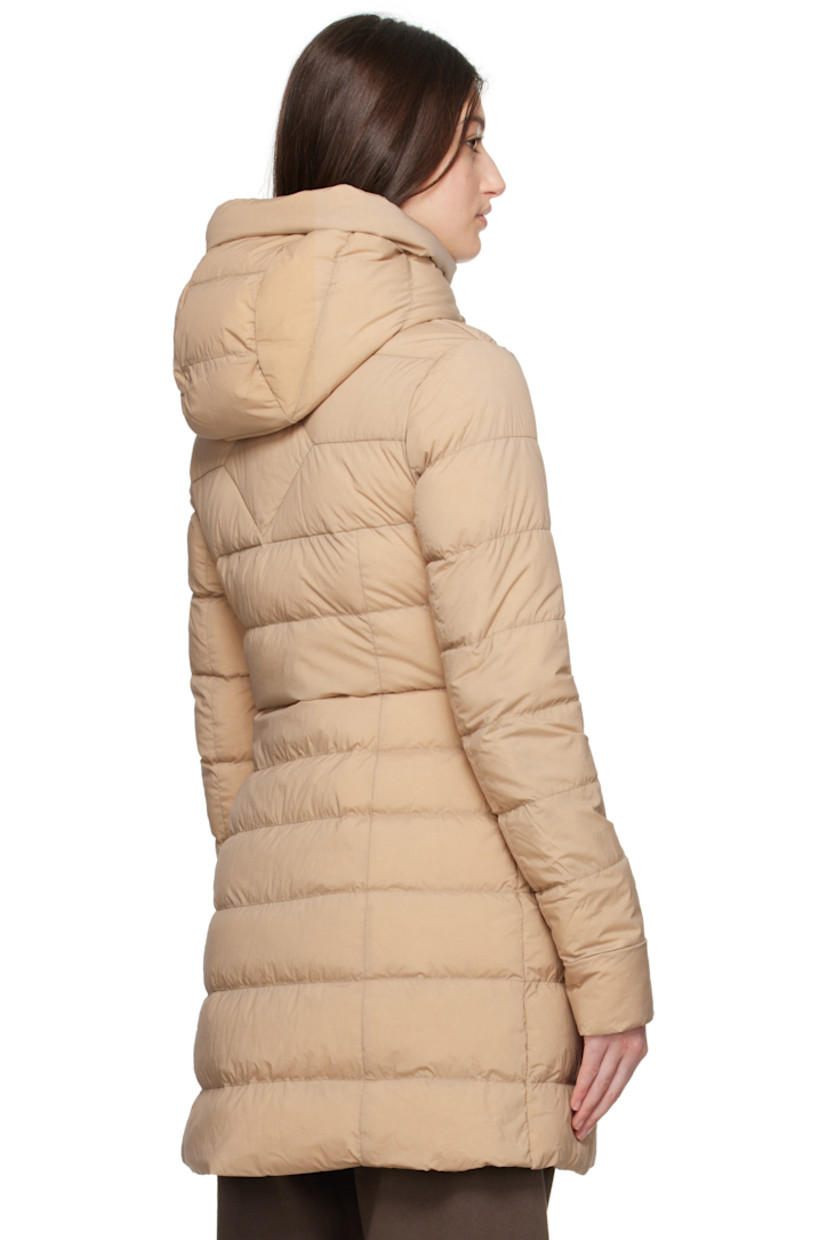 Down-filled and quilted stretch nylon taffeta coat. Lightweight, wind-resistant and water-repellent.

· Bungee-style drawstring at hood
· Funnel neck
· Two-way zip closure
· Zip pockets
· Embroidered logo patch at sleeve
· Logo-woven shoulder straps at interior
· Zip pocket at interior
· Fully lined

Part of the Black Label collection.

Supplier color: Desert sand

Fill: 90% duck down, 10% duck feather.