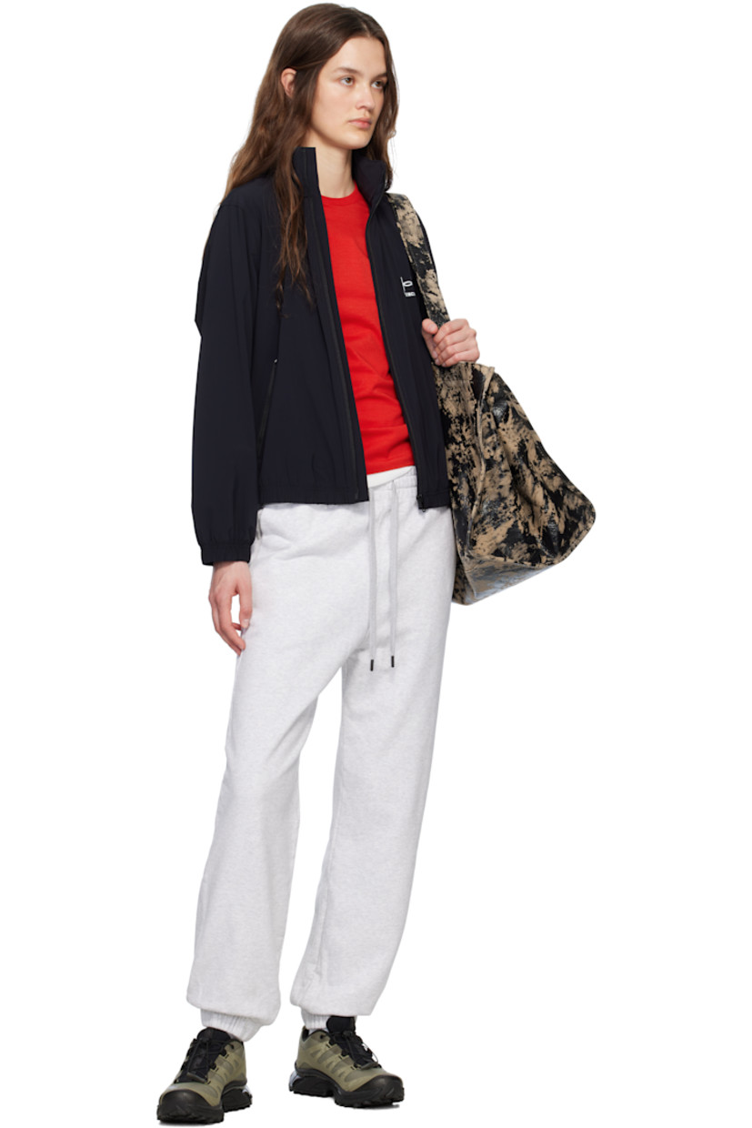 Cotton fleece lounge pants.

· Drawstring at elasticized waistband
· Two-pocket styling
· Logo bonded at front
· Elasticized cuffs

Supplier color: Silverbirch heather