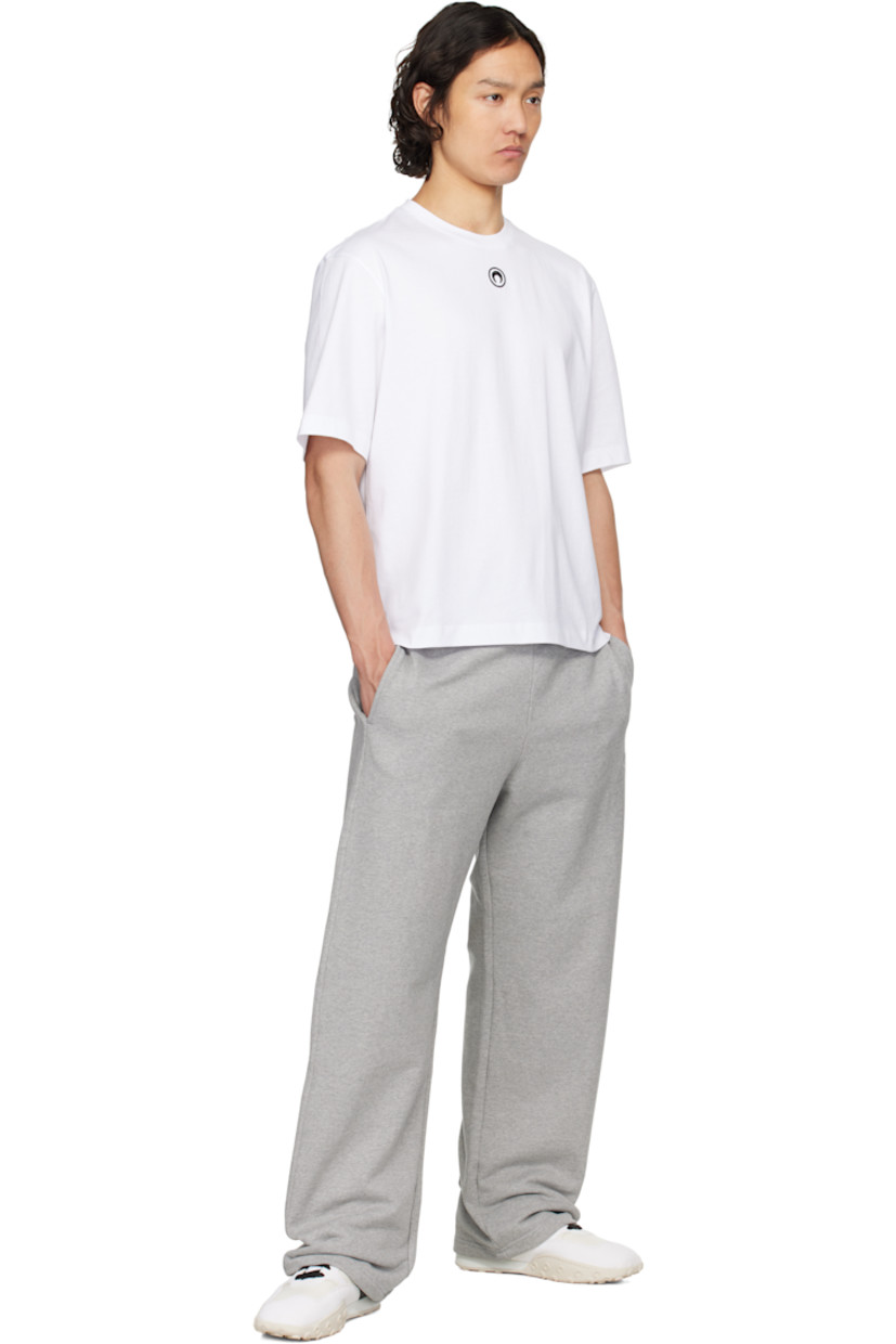 GOTS-certified organic cotton jersey T-shirt. 

· Rib-knit crewneck
· Logo embroidered at front
· Logo patch at back collar

Part of the Borderline collection.

Supplier color: White cotton