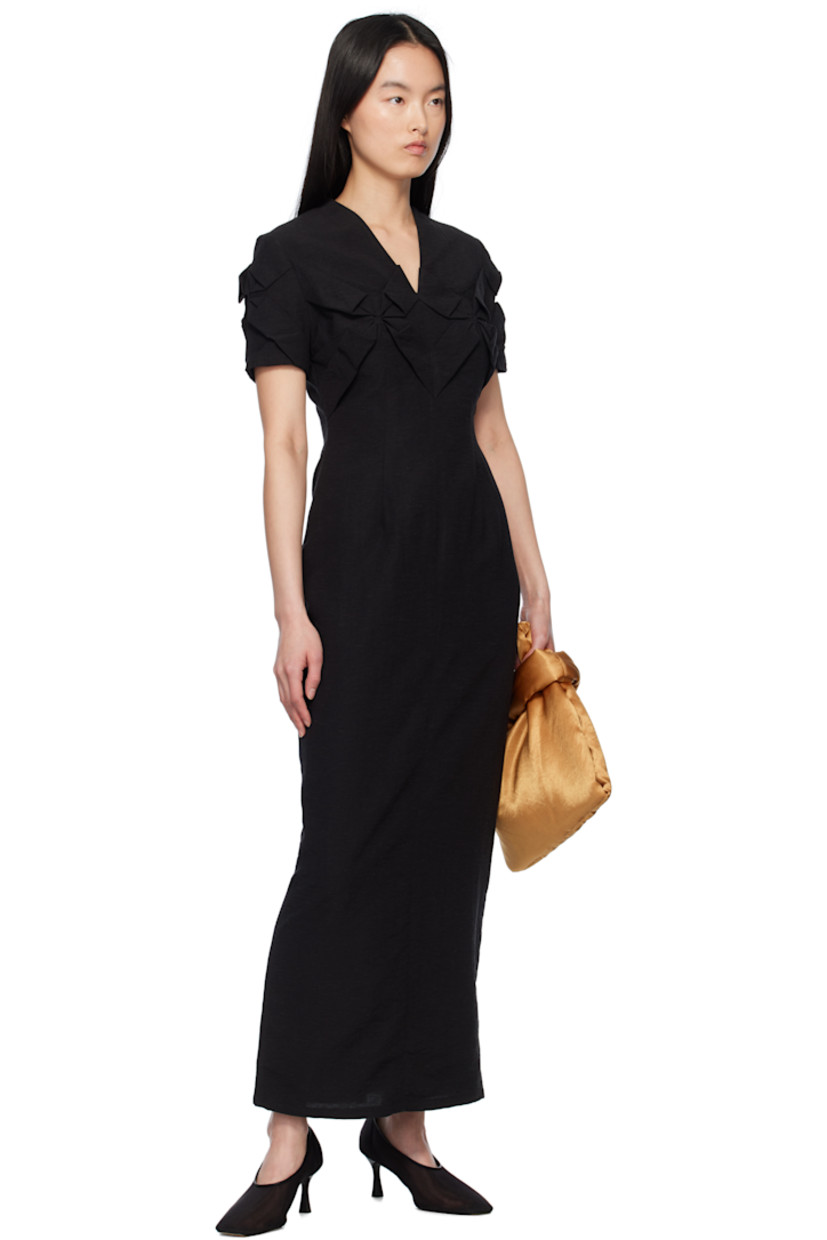 Plain-woven rayon- and nylon-blend midi dress.

· V-neck
· Hand-stitched floral smocking at cups and sleeves 
· Concealed zip closure at back
· Central vent at back hem 

Supplier color: Black