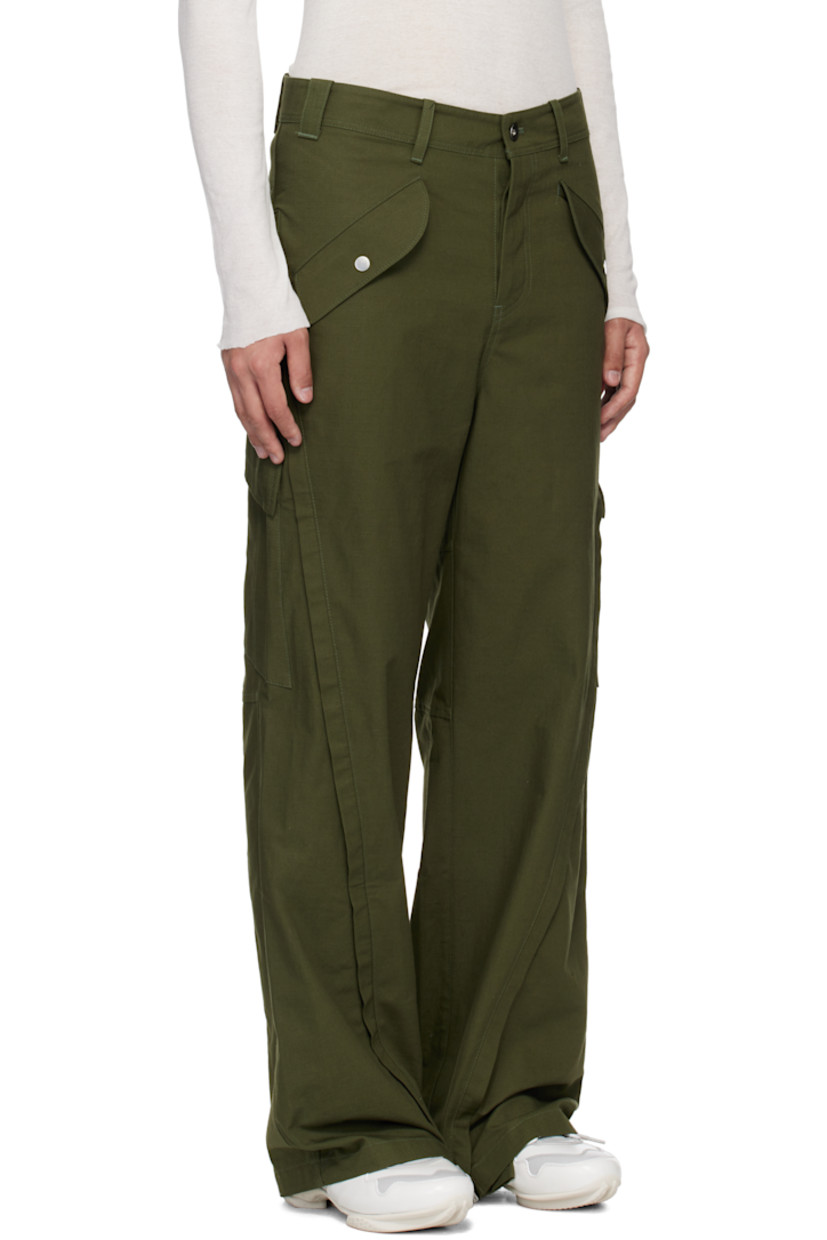 Cotton ripstop cargo pants.

· Belt loops
· Two-pocket styling
· Button fly
· Zip expansion panel at legs
· Cargo pocket at outseams

Supplier color: Peyote green