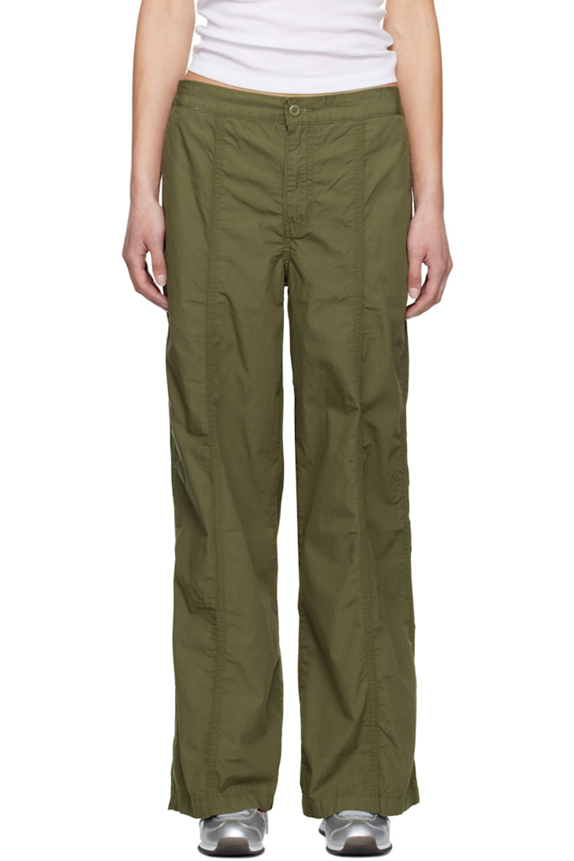 Loose-fit cotton poplin trousers.

· Logo flag at partially elasticized waistband
· Two-pocket styling
· Zip fly
· Central seam at front and back legs

Supplier color: Ivy green
