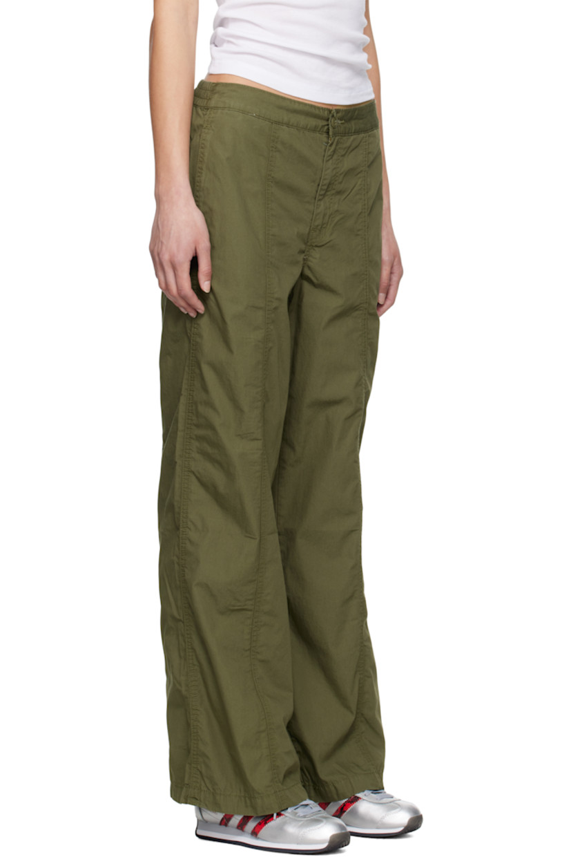 Loose-fit cotton poplin trousers.

· Logo flag at partially elasticized waistband
· Two-pocket styling
· Zip fly
· Central seam at front and back legs

Supplier color: Ivy green