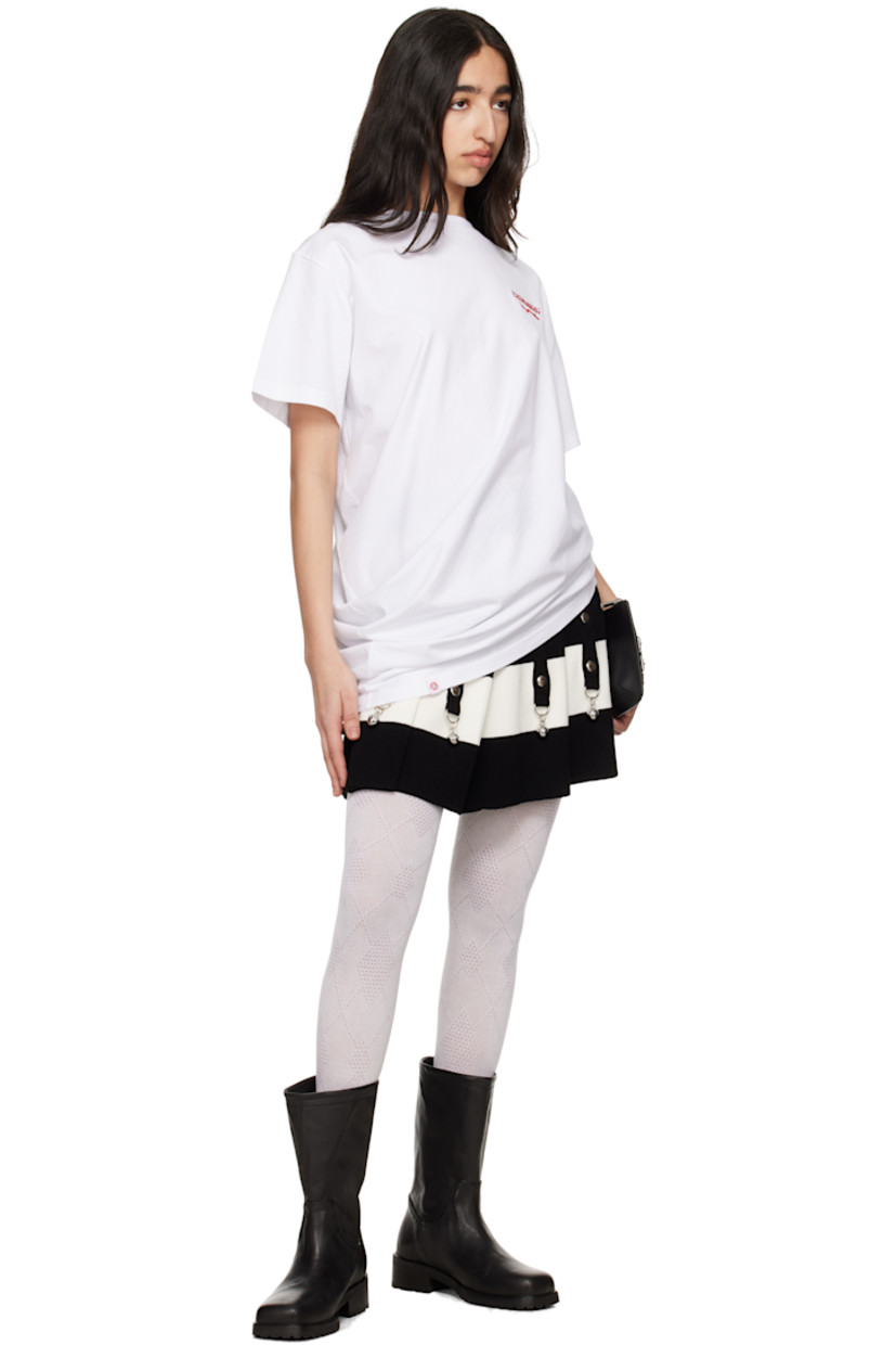 Organic cotton jersey T-shirt. Draping throughout.

· Twisted construction
· Rib-knit crewneck
· Logo embroidered at chest
· Logo patch at asymmetric hem

Supplier color: White
