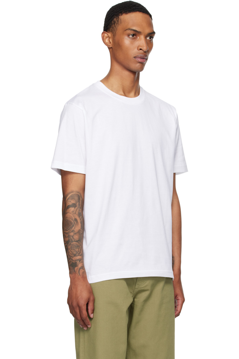 170 gsm organic cotton jersey T-shirt.

· Rib-knit crewneck
· Logo flag at side seam

Supplier color: White