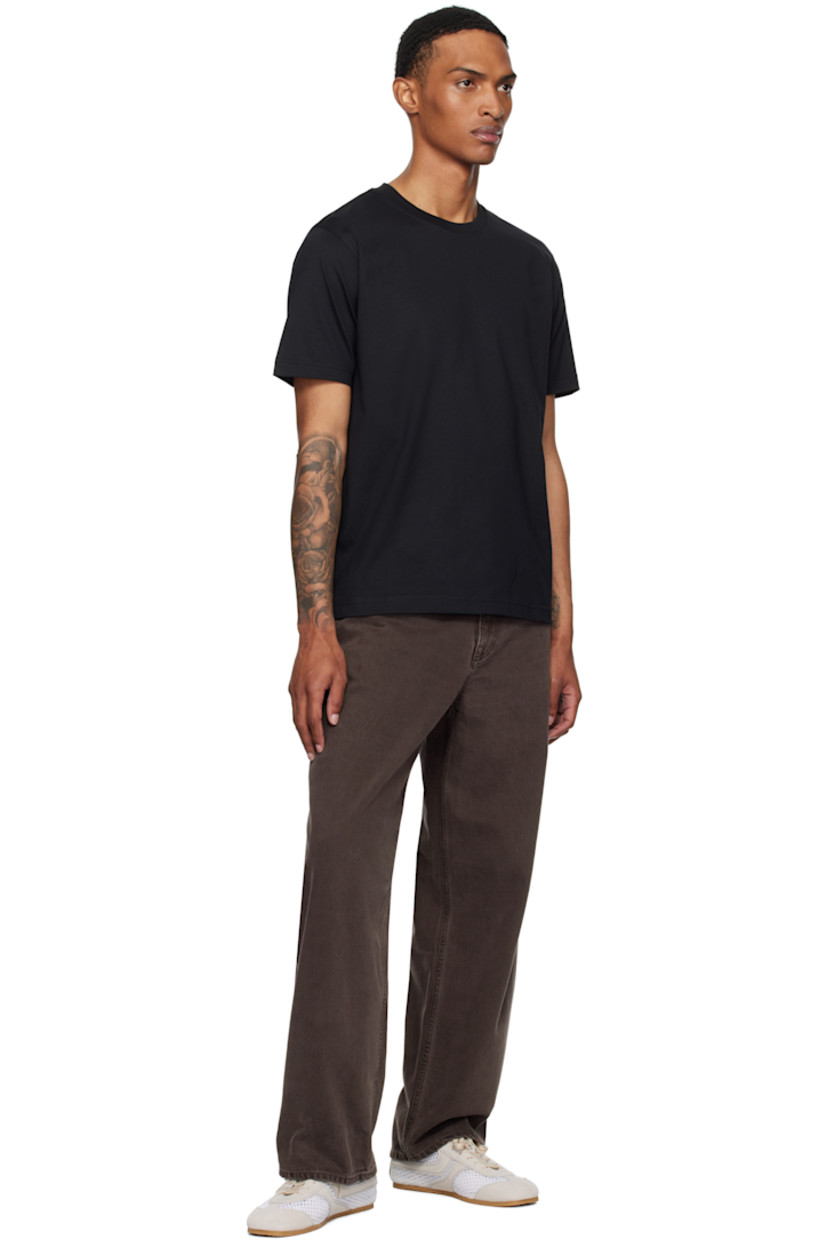 170 gsm organic cotton jersey T-shirt.

· Rib-knit crewneck
· Logo flag at side seam

Supplier color: Black
