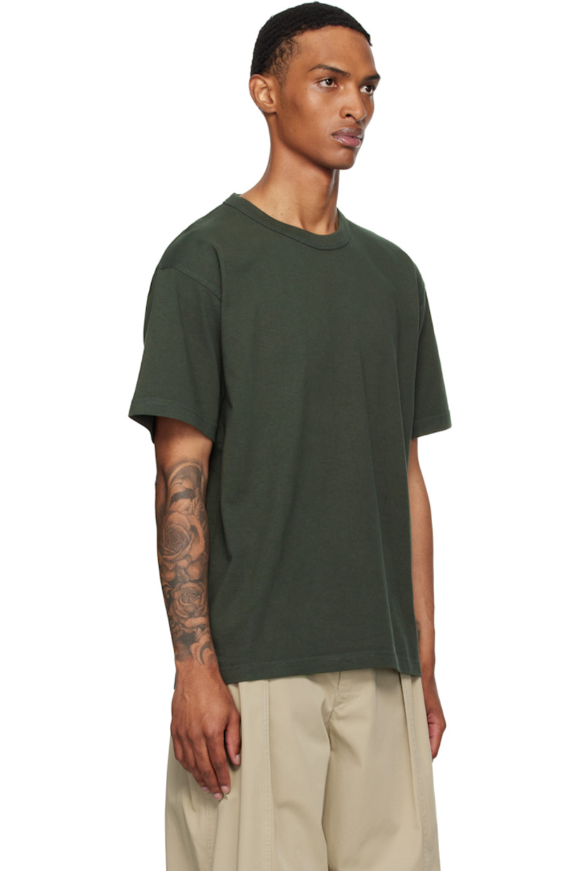 Heavyweight 290 gsm organic cotton jersey T-shirt.

· Rib-knit crewneck
· Dropped shoulders
· Logo-embroidered locker loop at back collar

Supplier color: Black olive