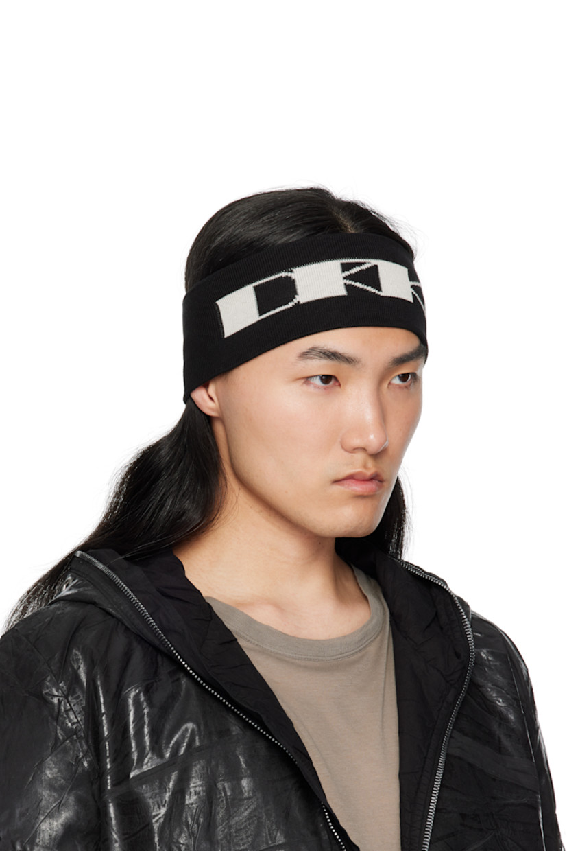 Rib-knit organic cotton headband. Jacquard text at face.

Supplier color: Black/Pearl