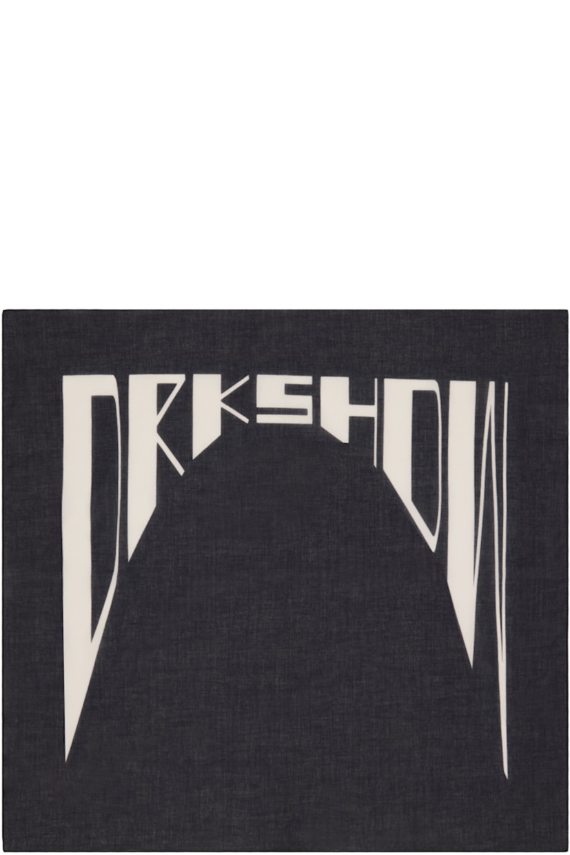 Square plain-woven cotton bandana.

· Logo printed at face
· L20.5" x W20.5"

Supplier color: Black/Pearl