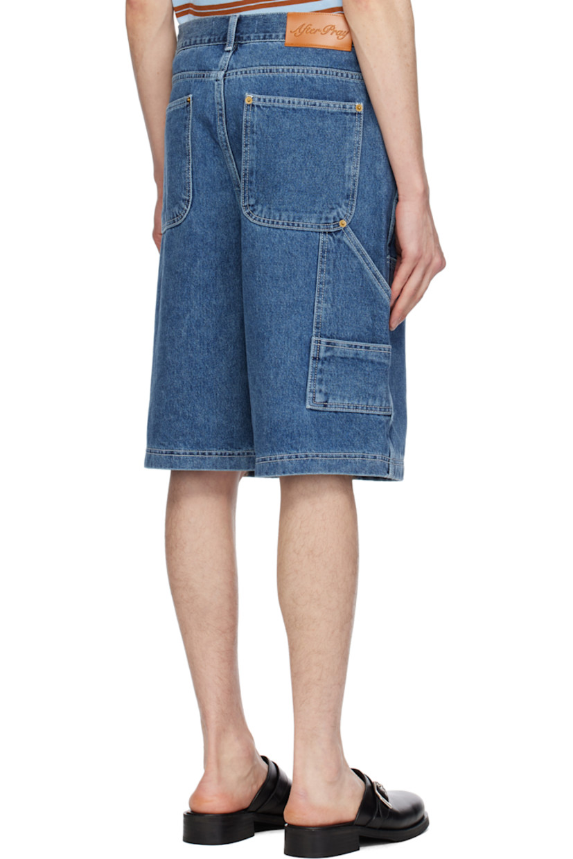 Non-stretch denim shorts. Fading throughout.

· Belt loops
· Five-pocket styling
· Zip-fly
· Patch pockets at outseam
· Logo patch at back waistband

Supplier color: Indigo