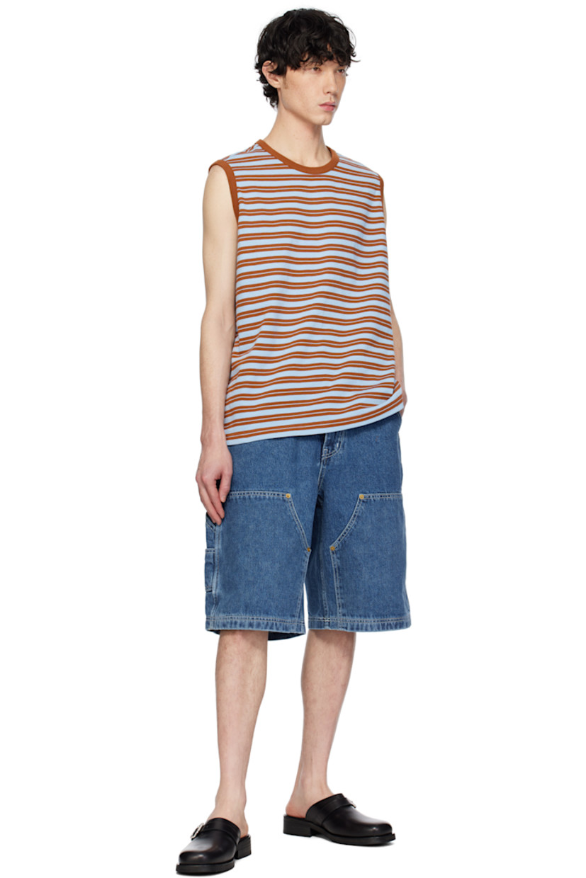 Non-stretch denim shorts. Fading throughout.

· Belt loops
· Five-pocket styling
· Zip-fly
· Patch pockets at outseam
· Logo patch at back waistband

Supplier color: Indigo
