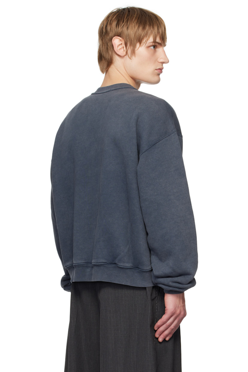 French terry sweatshirt.

· Rib-knit crewneck, hem, and cuffs
· Logo embossed at front
· Dropped shoulders

Supplier color: Acid pebble